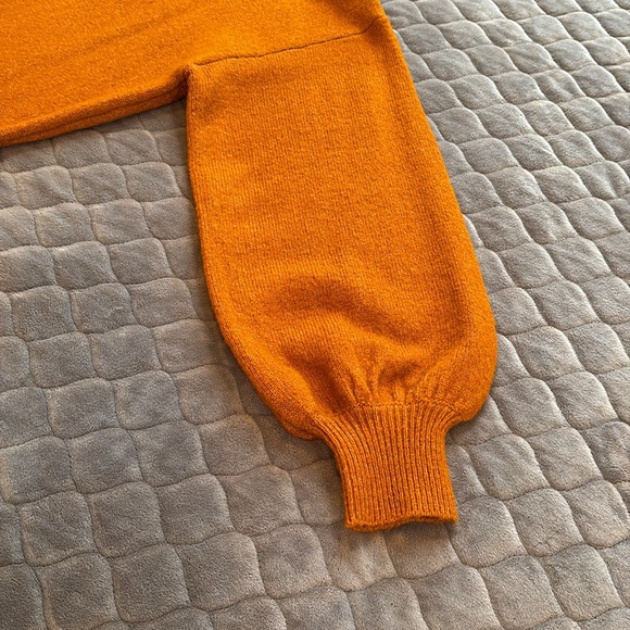 NWOT - Double Zero sweater. Size Medium. - Picture 7 of 12